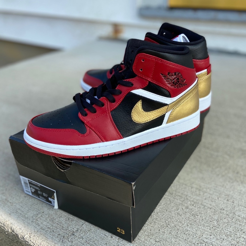 Custom Jordan 1 Sneakers